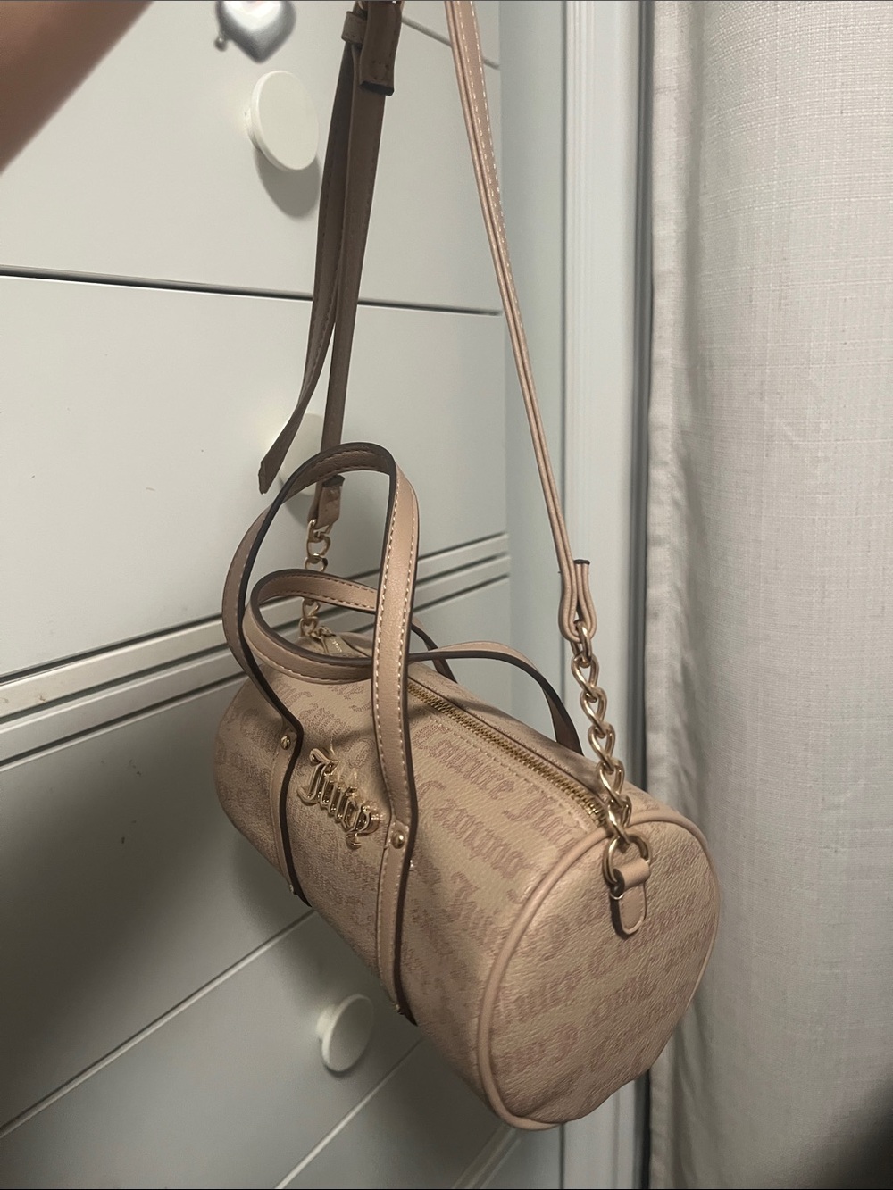 Juicy Couture Beige Logo Barrel Shoulder Bag - Picture 4 of 5